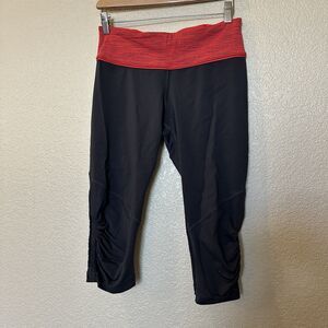 Lululemon Run: For Your Life Crop Deep Coal Gray We Are‎ From Space Red Coral 8